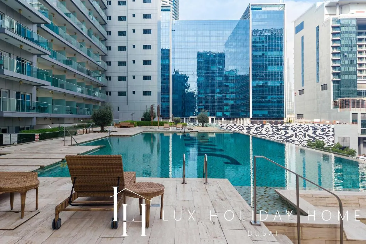 Lux The Majestine Burj Khalifa View Studio Dubai