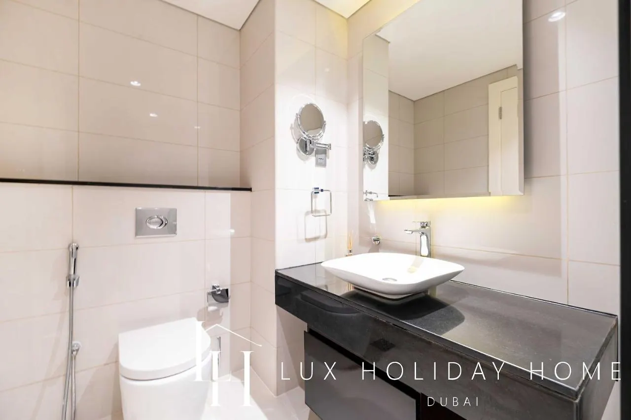 Apartment Lux The Majestine Burj Khalifa View Studio Dubai United Arab Emirates